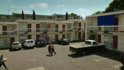 - [Ben] Tell you what, that
didn't even touch the sides. - Five Bedrooms