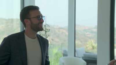 [Ben] The fact that Joey thinks
he's on my level, - Buying Beverly Hills