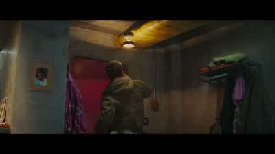 Ben. We need you. Watch yourself. - The Running Man