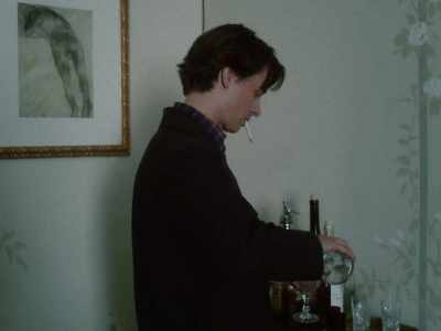 Bend your knees. Hands on knees. - Fabian: Going to the Dogs