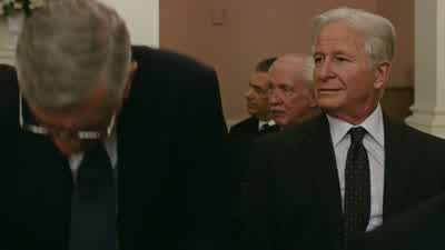 Benji, you brought a date to a funeral. - The Intern