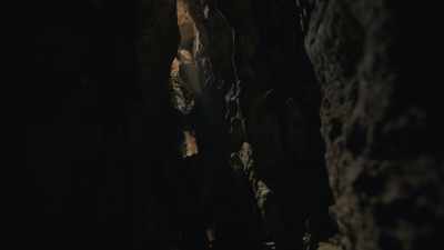 [BERGER] And down you go,
12 vertical meters - Unknown: Cave of Bones