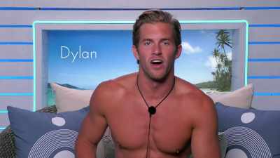 BEST-CASE SCENARIO, THIS GUY IS
A STUD, THE BEST-LOOKING GUY I - Love Island