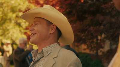 Best damn quarterback since me!
[chuckles] - Cruel Summer
