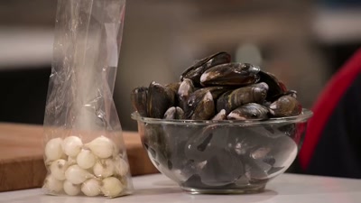 Beth has mussels
and some white wine with the Save Box. - Cook at all Costs