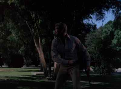 Better hand it over. - The Six Million Dollar Man