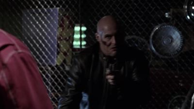 Better leave now or you'll be dead too. - Smallville