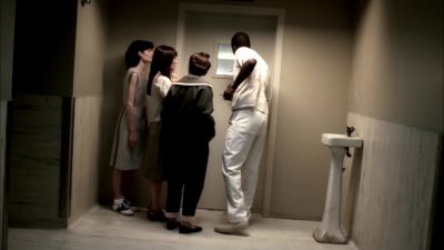 Bettie's not moving,
Anton. Take her out. - Cold Case
