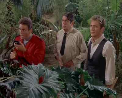 [ Betty groans ] - Land of the Giants