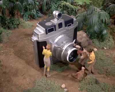[ Betty ]
It's amazing. - Land of the Giants