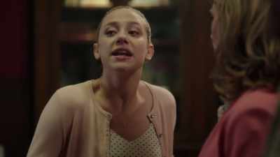 -Betty...
-That I robbed her, - Riverdale