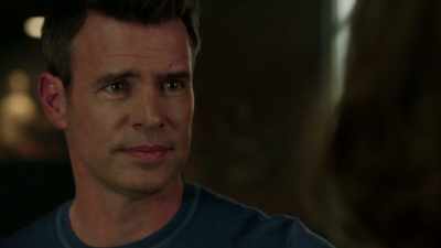 ♪ Between the devil
and the sea ♪ - Whiskey Cavalier