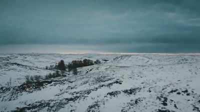 BETWEEN THE SPRING RAINS
AND THE WINTER FREEZE, - Dino Hunters