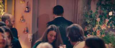 Between wedding witnesses.
All right, darling? - The Innocent