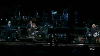 ♪ Between you and me ♪ - Elton John Live: Farewell from Dodger Stadium