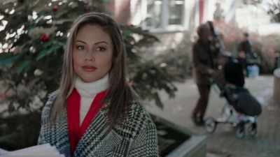 (Beverly) You should
bring her to the party. - Christmas Unleashed