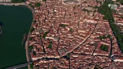 Beyond the prestige of the monument, - Roman Megastructures