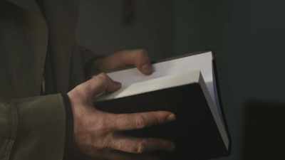 Bibles. In English. - Comrade Detective