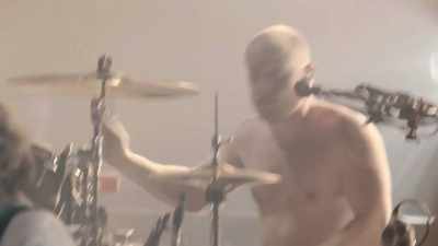 -BIFFY CLYRO!
[Crowd chanting "BIFFY"] - Biffy Clyro: Cultural Sons of Scotland