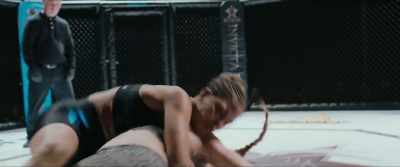 Big throw! For a champion
never having gone to this round, - Bruised