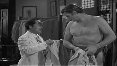 Bigger suit, you try on.
This is last one. Careful, please. - Tarzan's New York Adventure