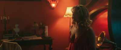 - Bihter, everyone's downstairs.
- Was it a dream? - Bihter: A Forbidden Passion