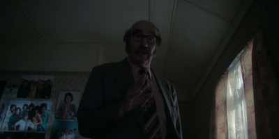 Bill? Bill, stop bouncing on the
bed, Bill. Come on, Bill. Pack it up. - The Enfield Poltergeist