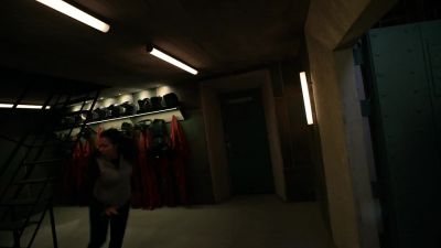 BILL, NO! WHAT, ARE--
WHAT, ARE YOU CRAZY? - The 100