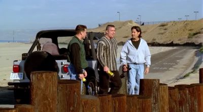 -BILLY: HE'S GOTTA BE
AROUND HERE SOMEWHERE. - Baywatch