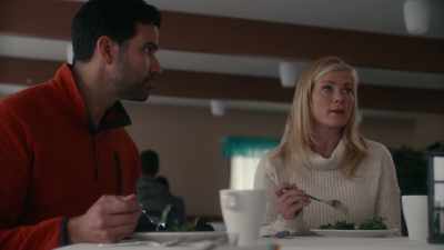 Billy, Ivy, and Kurt
are up to something. - Chronicle Mysteries: Helped to Death