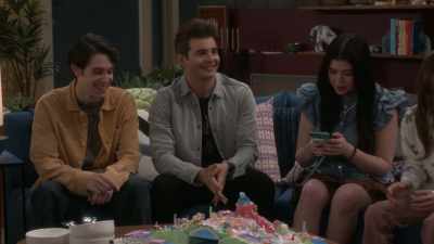 Billy, we just got invited
to our first high school party. - The Thundermans Return