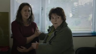 -Billy!
-Right, Gemma? - Vera