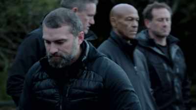 Billy. Right, take off
all your wet kit, - Celebrity SAS: Who Dares Wins