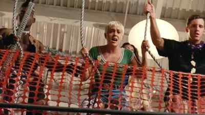 -Billy!
-Stay there! - Double Dragon
