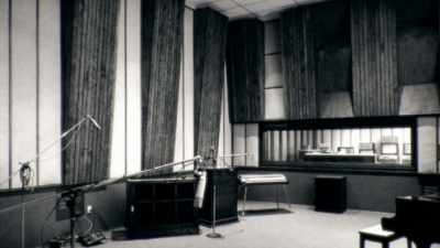 [Billy] We found ourselves
entering Ardent Studios - ZZ Top: That Little Ol' Band From Texas