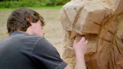 Billy's got to give
the bite back to his beast. - Handmade: Britain's Best Woodworker