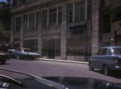 (BIONIC SOUND EFFECT)
(METAL CRUNCHING) - The Six Million Dollar Man