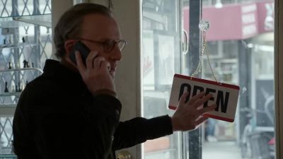 - Birch. What's going on?
- It's me. It's Merwin. - The Blacklist