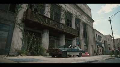 [bird squawking] - The Walking Dead: Dead City