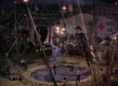- Birdie, is he dead?
- No, I don't think so. - The Greatest Show on Earth