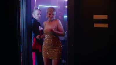 Birdie! Luis is not gonna
let you be in here. - Hustlers Take All