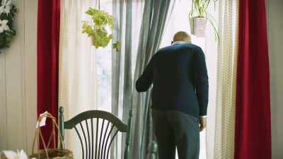  [birds chirping] - A Christmas Exchange