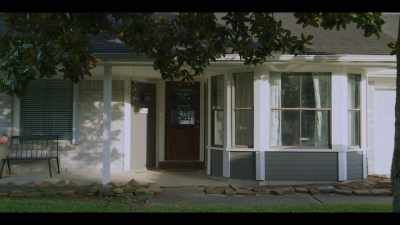 (birds chirping) - Girl in the Video