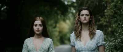 [birds chirping] - Alice in Terrorland