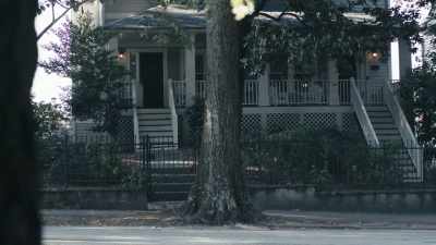 [birds chirping] - My Sister's Serial Killer Boyfriend