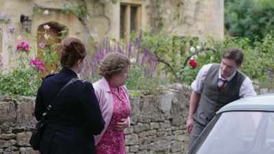  [birds chirping] - Sister Boniface Mysteries