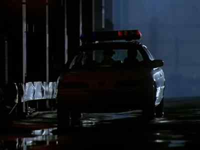 [Bishop] We got 15 minutes before
the security car comes back around. - The Pretender