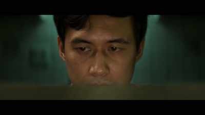 Bitcoin and all the other cryptocurrencies
started to drop down. - Trust No One: The Hunt for the Crypto King
