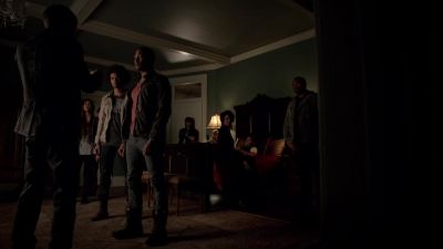 [Biting] - The Vampire Diaries