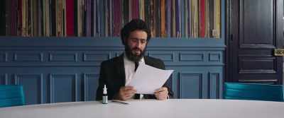 Bizarre, to sign a contract. - Coexister